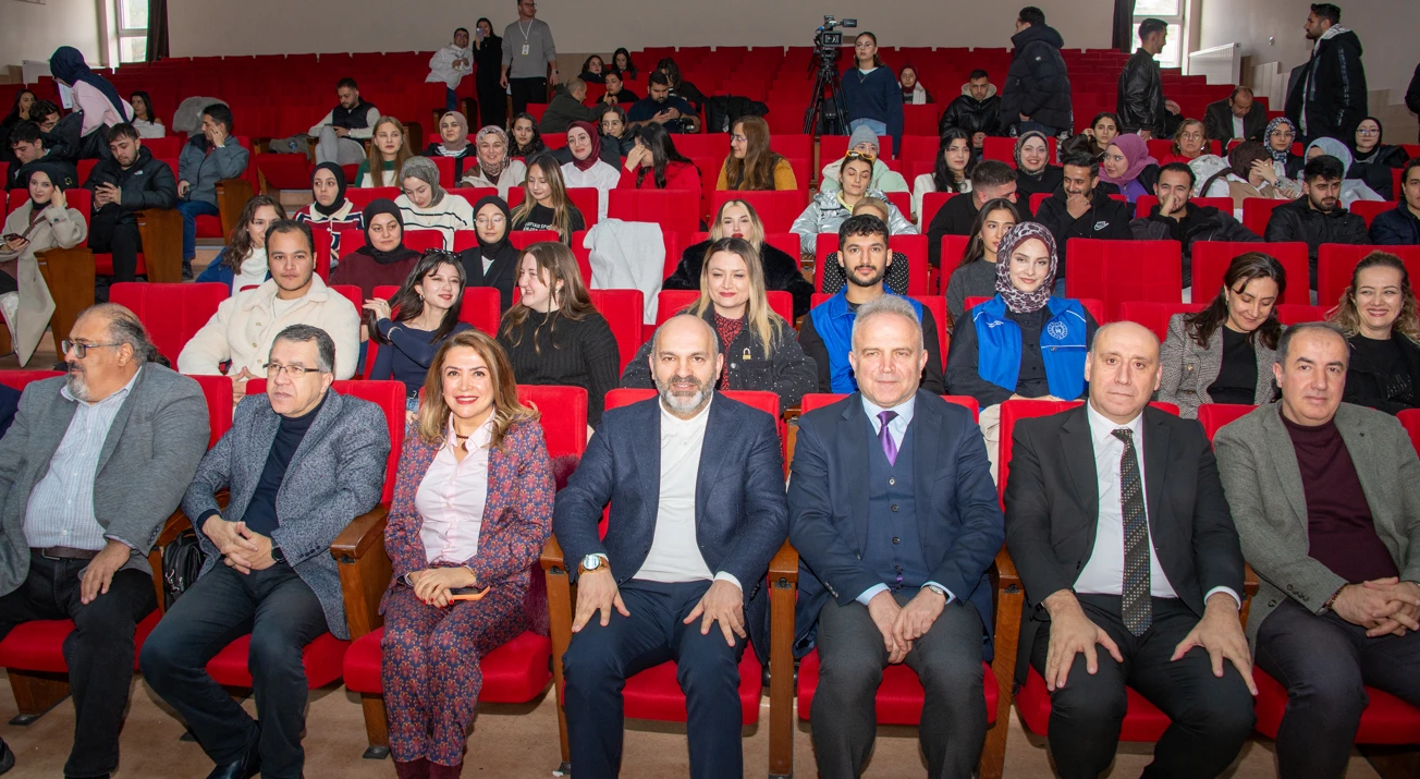 RTÜK Üyesi Davulcu, genç iletişimcilerle buluştu